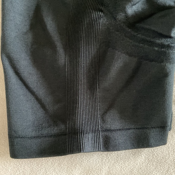 GYMSHARK ‘Lift Seamless’ Shorts, size small - Picture 9 of 12